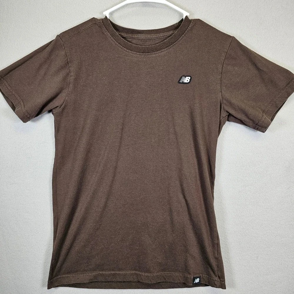 New Balance Boys‎ XL 18/20 Brown Short Sleeve Logo T-Shirt Crew Neck Sporty